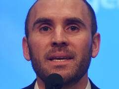 El plan Guzmán descarta ajuste fiscal y toma al FMI de paraguas en negociación de la deuda