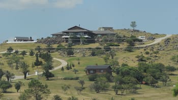 Rematarán El Gran Chaparral, la mansión donde vive Balcedo en Uruguay