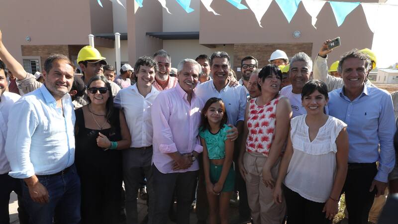 Alberto Fernández con Jorge Capitanich y los ministros Katopodis y Maggiotti