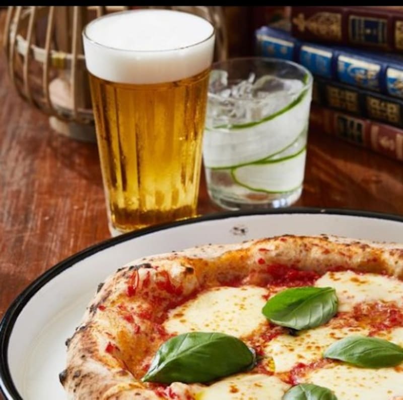 Cuidar lo que comemos cuando tomamos cerveza es fundamental para bajar la panza. (Fuente: Archivo)