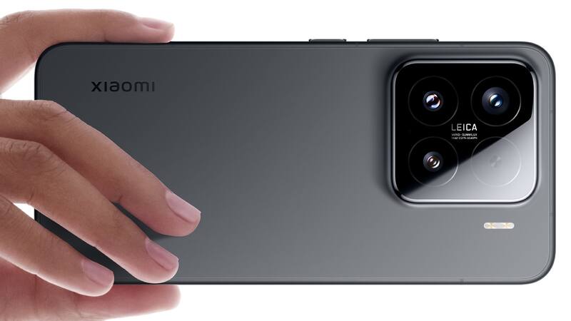 El Xiaomi 15 con pantalla de 6,36 pulgadas.