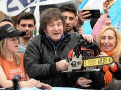 El plan para los gremios: recortes, ley laboral y fondos en la mira