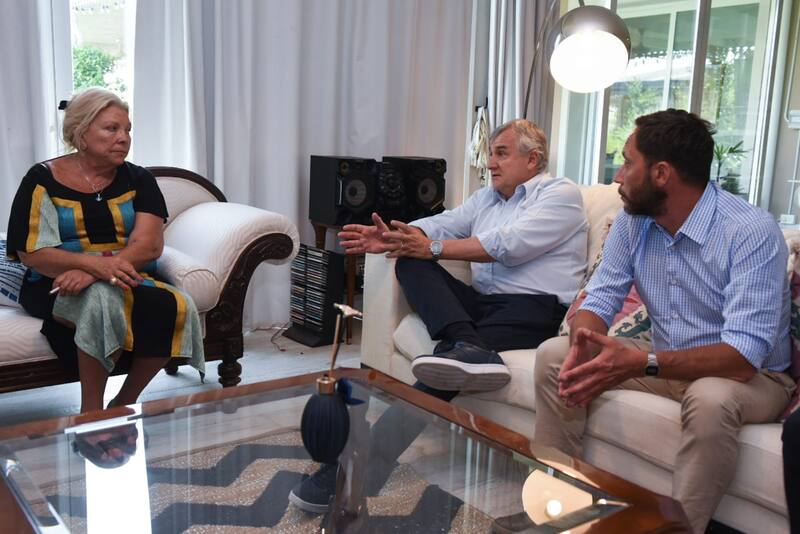 Gerardo Morales en un encuentro reciente con los líderes de la Coalición Cívica-ARI, Elisa Carrió y Maximiliano Ferraro.