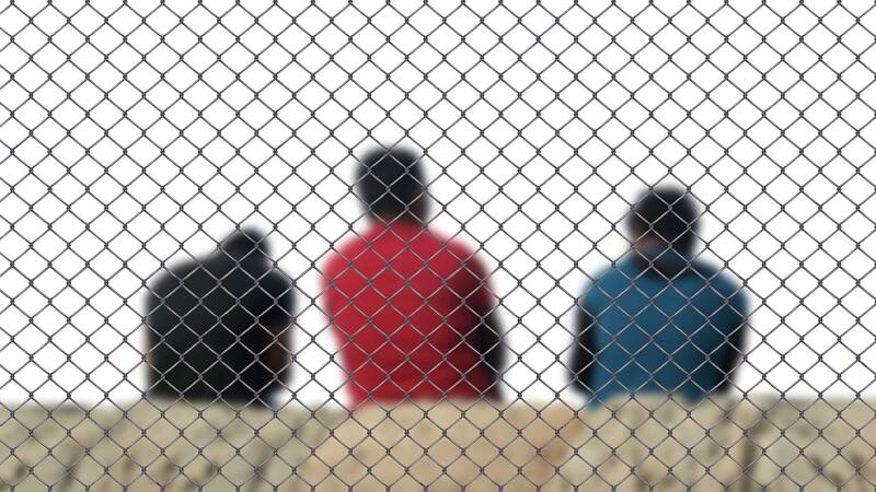 El uso de operativos federales intensifica la colaboración entre agencias policiales y migratorias.