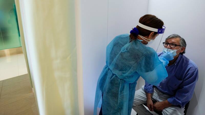 BA.2 se ha convertido rápidamente en la cepa dominante en Dinamarca, destronando a la BA.1 en la segunda semana de enero.