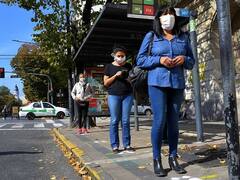 COVID: termina el distanciamiento social obligatorio, ¿hay que seguir usando el barbijo?