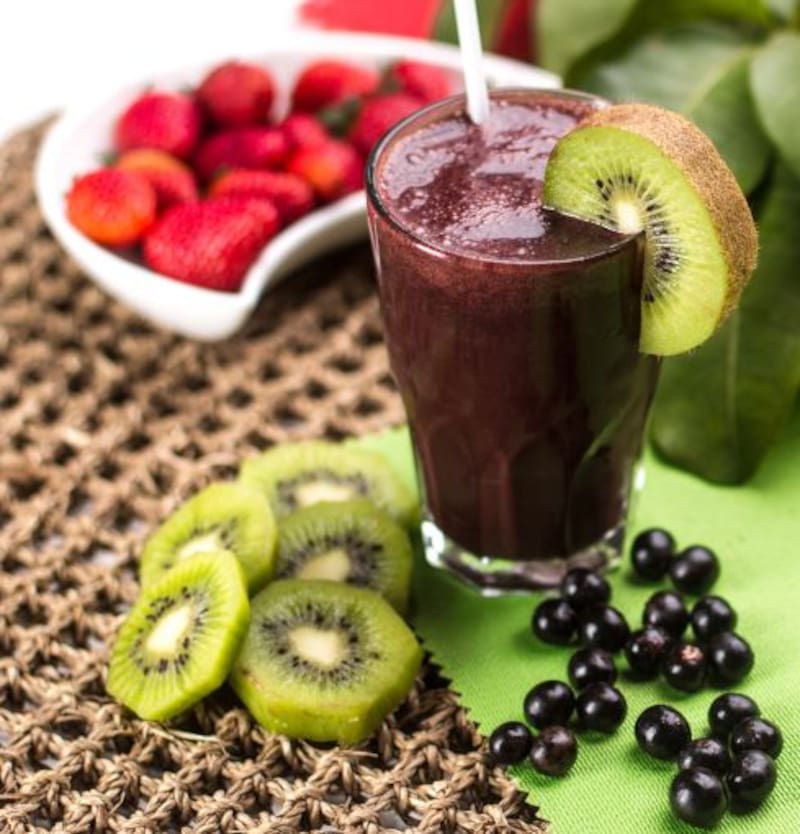 El jugo de frutas es ideal para el desayuno.