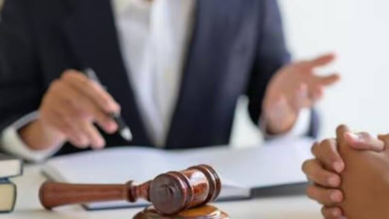 Si fallece el titular de una cuenta bancaria, ¿qué deben hacer los familiares para evitar heredar deudas?