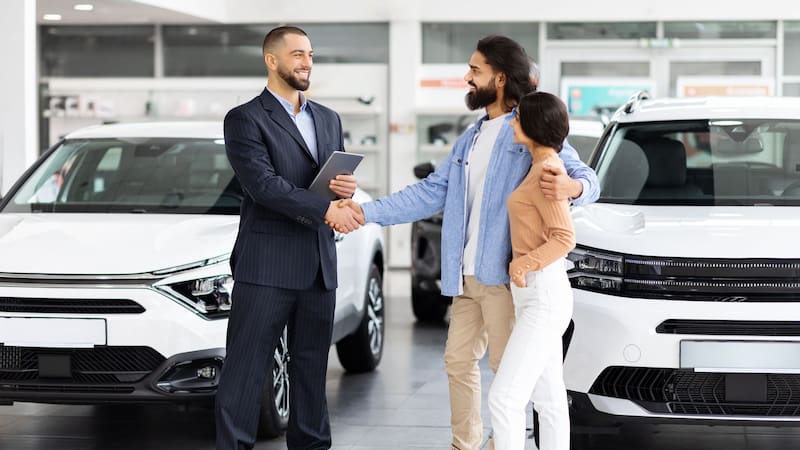 la compra de carros con pagos en efectivo está sujeta a regulaciones específicas establecidas por el SAT.