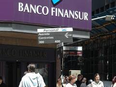 Suspendieron al banco de Cristóbal López