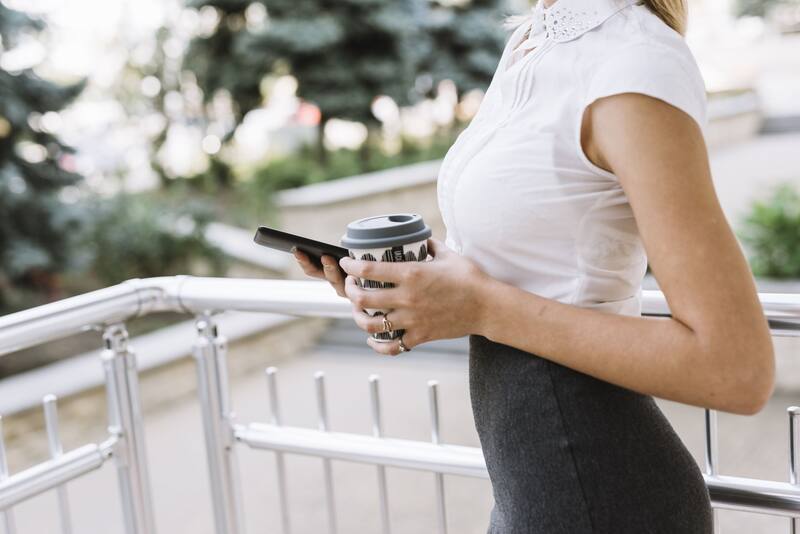 Tomar café aproximadamente 30 minutos antes de entrenar te permite aprovechar al máximo los efectos de la cafeína cuando más los necesitás. (Foto: Freepik)