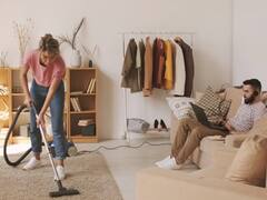 La desigualdad de genéro en el hogar: el 65% de las responsabiidad recaen las mujeres