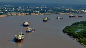 Malestar en los puertos uruguayos por una decisión del gobierno de Milei