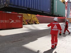 Paro de 48 horas en la principal terminal de contenedores del puerto de Montevideo