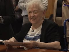Marta Elena Guerra Treviño quiso estudiar desde joven, la vida se lo impidió, hoy tiene 89 años y se recibió con honores de la UMAN