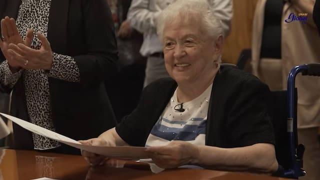 Marta Elena Guerra Treviño quiso estudiar desde joven, la vida se lo impidió, hoy tiene 89 años y se recibió con honores de la UMAN