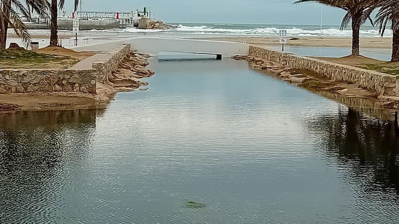 A pocos metros de la playa | Las aguas termales gratis con temperaturas de más de 20°C especiales para jubilados