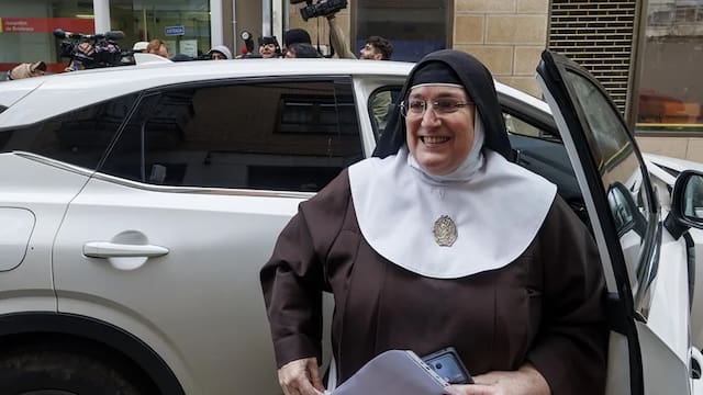 Guardia Civil detiene a una exmonja: la acusan de vender obras de arte de su monasterio