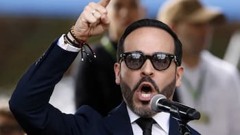 Abelardo De La Espriella donó su primer sueldo a hogares geriátricos de Quimbaya y lo entregará cada mes a distintas causas sociales: “No me quedaré con mi sueldo presidencial”