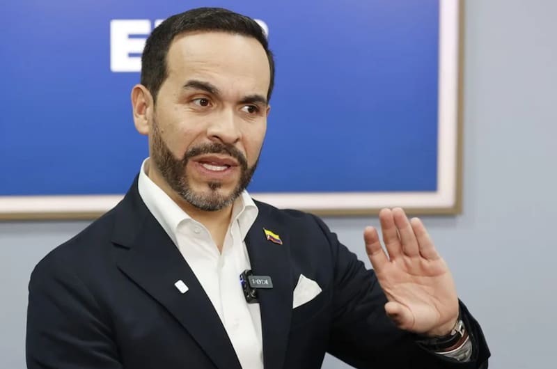 De la Espriella podría dar una sorpresa, superando a Paloma Valencia y disputando una segunda vuelta (Fuente: EFE).