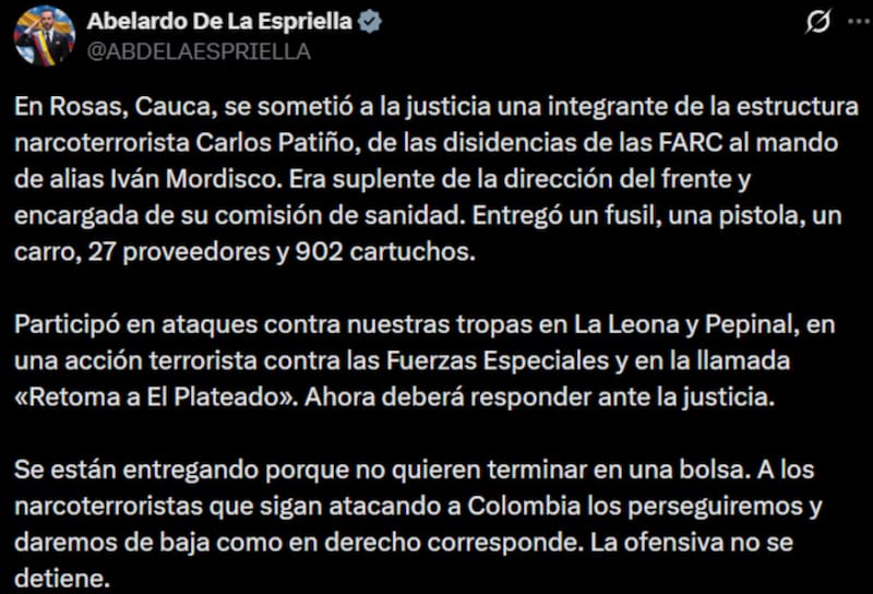 La mujer, identificada como Karen Yiceth Chocue Velasco, alias Tatiana o Quiricú, se sometió a la justicia en Rosas, Cauca, y entregó armas, municiones y un vehículo.