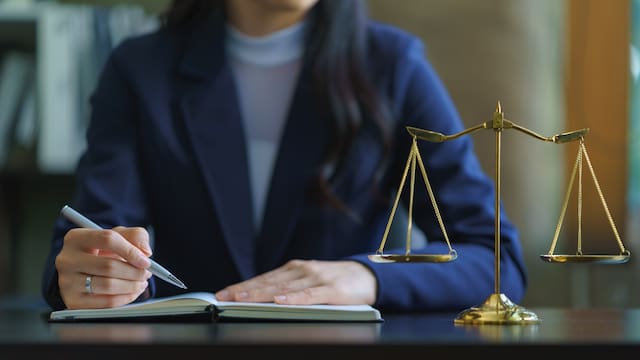 El SAT pone la lupa en abogados y contadores: podrían enfrentar sanciones millonarias por este descuido