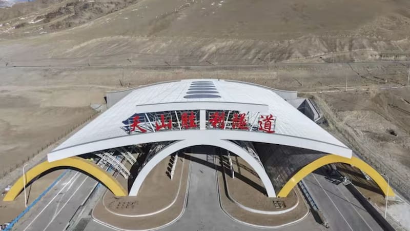 Abrió el túnel para autopistas más largo del mundo y cruza una montaña de 2500 km. Foto: South China Morning Post