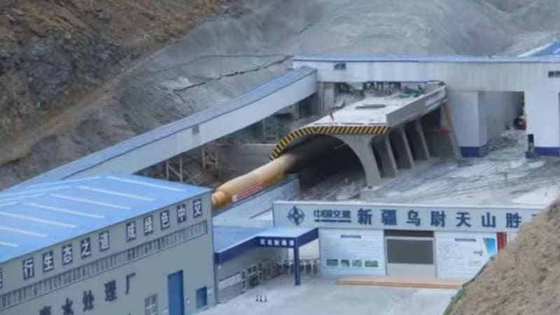 Abrió el túnel para autopistas más largo del mundo y cruza una montaña de 2500 km. Foto: Seetao