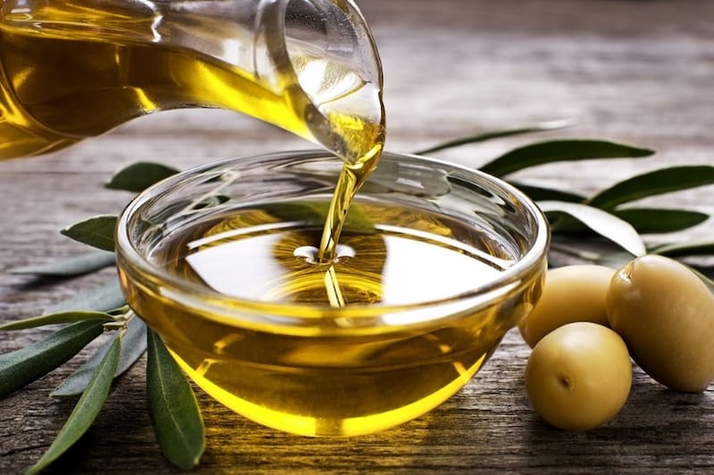 Los especialistas consideran que el aceite de oliva extra virgen es la mejor alternativa