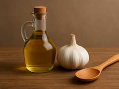 Mezclar una cucharada de aceite de oliva con ajo: por qué se recomienda y qué beneficios tiene