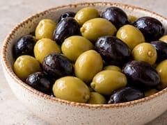 ¿Aceitunas verdes o negras? En qué se diferencian y cuál es más saludable