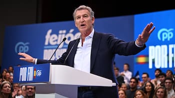 Feijóo se muestra optimista ante el 29-N pese al avance de Vox: “Cordón sanitario no, pero cordón umbilical tampoco”