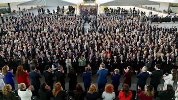 Una presidenta, ocho economistas, una foto y el PIB que no se mueve