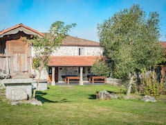 El mejor secreto de Galicia: una tranquila aldea que se conecta con la Ribeira Sacra y campos de viñedos