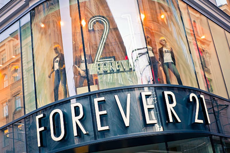 Se despide la tienda de ropa más popular del país: más de 200 tiendas bajaron sus persianas y podría despedirse definitivamente.