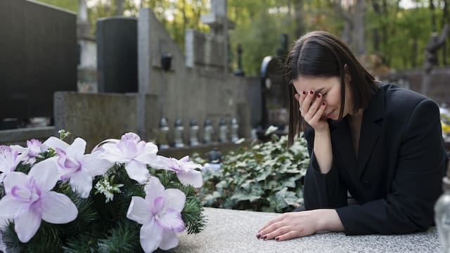 Si muere mi pareja y no estamos casados, ¿tengo derecho a recibir la pensión de viudedad?