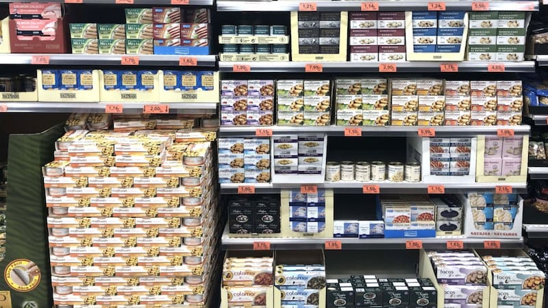 Adiós a las latas de conserva más consumidas: una nueva normativa del Gobierno cambia para siempre su venta