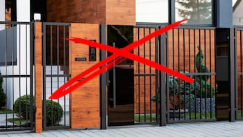 Adiós a las rejas negras en el frente de la casa: llega una nueva tendencia 2026 más elegante y segura