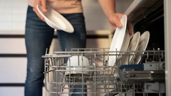 Adiós a los lavavajillas: este nuevo electrodoméstico de Lidl cuenta con 5 programas para limpiar platos y cubiertos