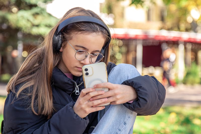 BCS se suma a la restricción de la SEP en el uso de celulares para estudiantes de escuelas primarias y secundarias durante la jornada escolar y recreos.