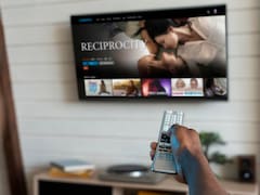 Adiós cables detrás de la TV: la guía para esconder la conexión sin hacer agujeros y tener una sala ordenada y moderna