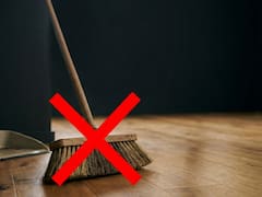 Colocar un peine en el cabezal de la escoba: para qué sirve y por qué lo recomiendan