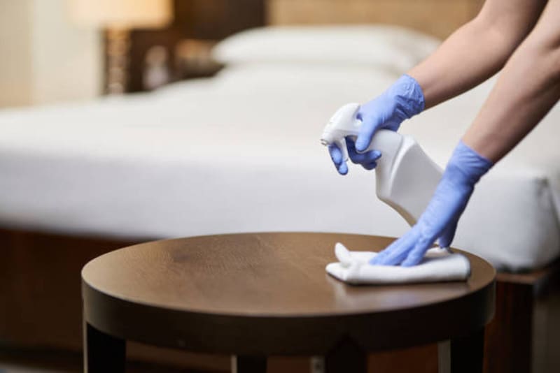 Adiós franela: el truco para devolverle el brillo a tus muebles de madera con solo dos ingredientes