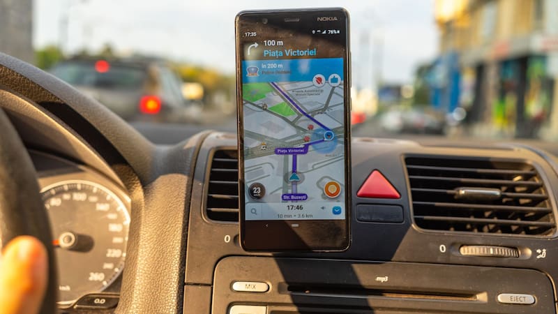 Adiós Google Maps y Waze: la medida de la DGT que cambiará para siempre el uso de estas aplicaciones. Foto: Shutterstock