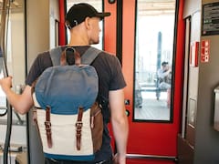 Adiós para siempre a la mochila | Ahora tampoco se permitirá portar para desplazarse en Metro