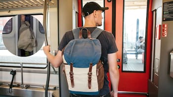 Adiós para siempre a la mochila | Ahora tampoco se permitirá portar para desplazarse en Metro