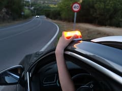 El PP acusa al Gobierno de convertir la baliza V-16 en un impuesto de 300 millones de euros: “Es un aguinaldo para Sánchez”