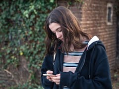 Investigadores relacionan el uso de teléfonos inteligentes en menores de 12 años con la aparición de trastornos alimentarios