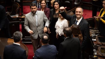 Adorni mueve fichas para contener la presión en el Congreso y recibe a los senadores de LLA