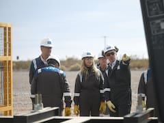 Karina y Adorni recorrieron Vaca Muerta para recibir la distinción Marca País y preparan la Mesa Política